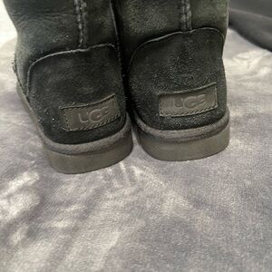 UGG Classic Short Boots - Black